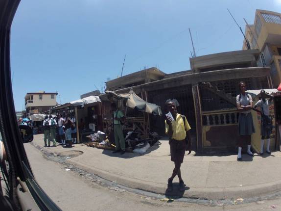 Dirigindo pelas ruas de Cap-Haitien, a segunda maior cidade do Haiti